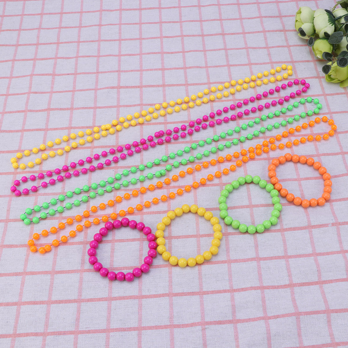 4 Pezzi Collana di Perline in  - Women'S Accessories In The 70S recensione e prezzo