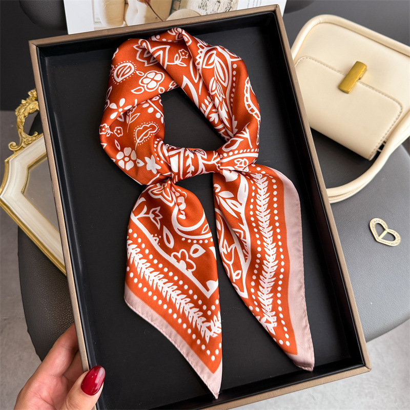 Sciarpa quadrata in seta con s - Silk Scarf Square recensione e prezzo