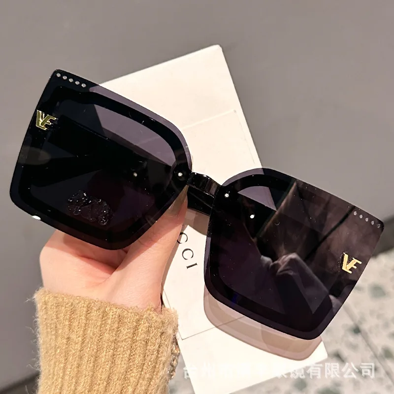 Nuovi Occhiali da Sole Polariz - Sunglasses Oversized Square recensione e prezzo