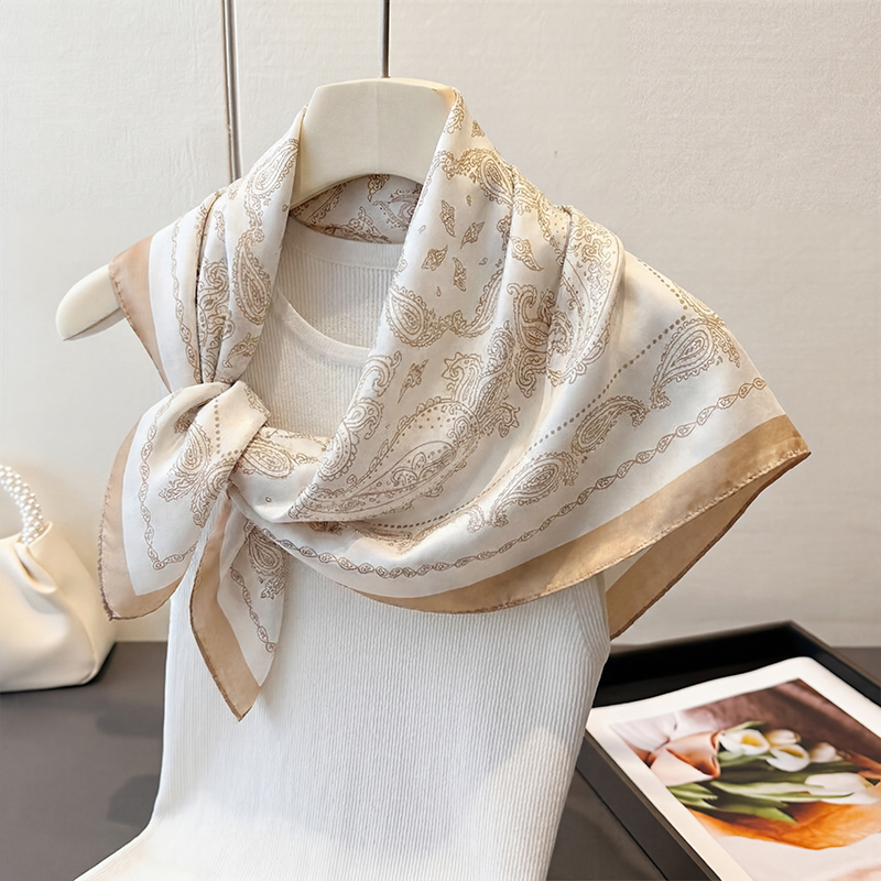 Foulard Quadrato Vintage Beige - Silk Scarf Square recensione e prezzo