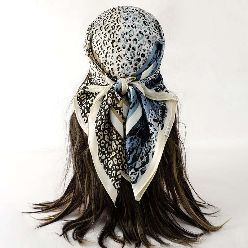 Scialle di seta di lusso Sciar - Silk Scarf Square recensione e prezzo