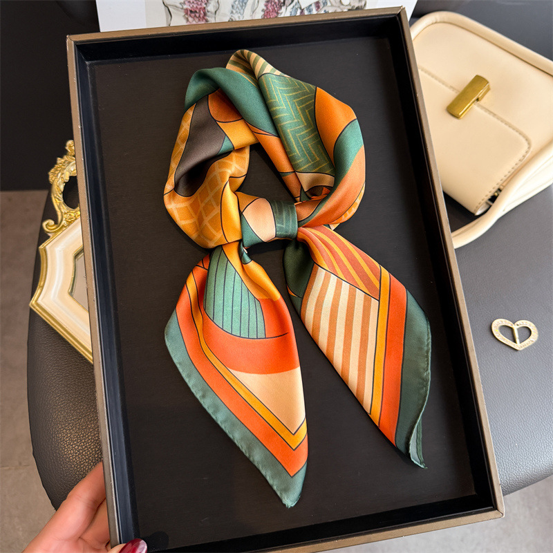 2026 Nuova Geometria Stampa Sc - Silk Scarf Square recensione e prezzo