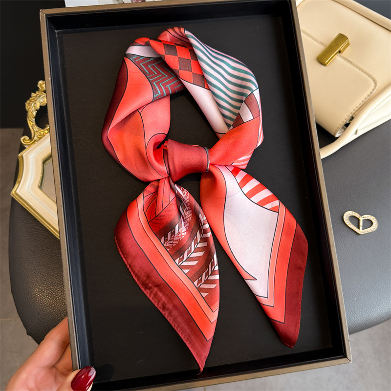2026 Nuova Geometria Stampa Sc - Silk Scarf Square recensione e prezzo