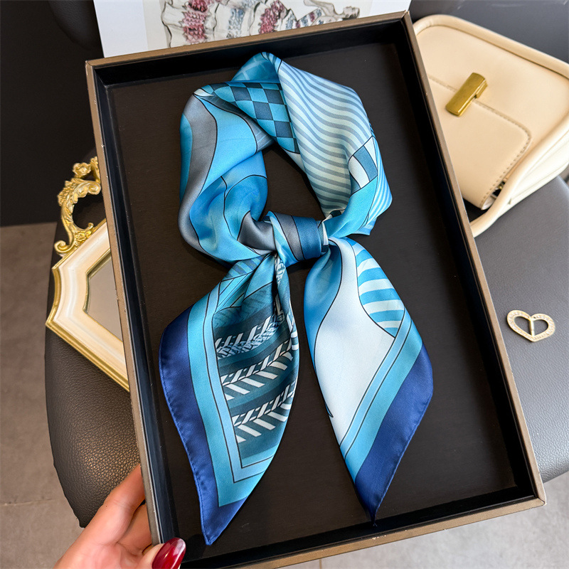 2026 Nuova Geometria Stampa Sc - Silk Scarf Square recensione e prezzo