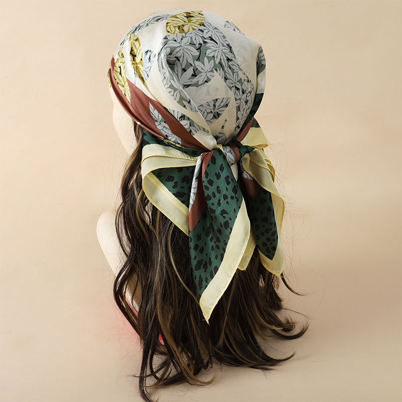 70x70 cm Sciarpa da donna Sens - Silk Scarf Square recensione e prezzo
