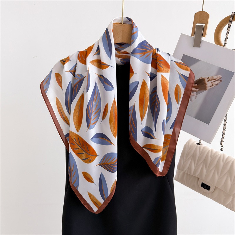 Sciarpe quadrate da 70 cm con  - Silk Scarf Square recensione e prezzo