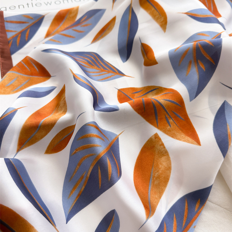 Sciarpe quadrate da 70 cm con  - Silk Scarf Square recensione e prezzo